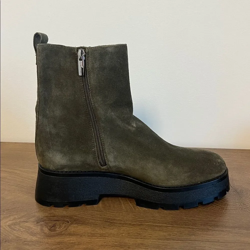Vince Camuto Neframes Green Suede Chelsea Ankle Boots 8.5